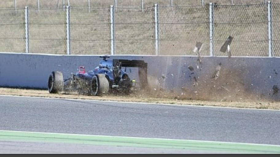 Alonso McLaren Wypadek Testy MP4-30 2015